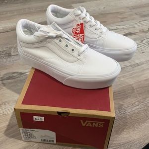 BRAND NEW Vans Old Skool Platform in True White